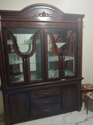 مكتبه بحالة جيدة جدا