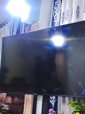شاشه مجك برو. نضام قول تي في 75 انش مكسوره للبيع غير مصلحا
