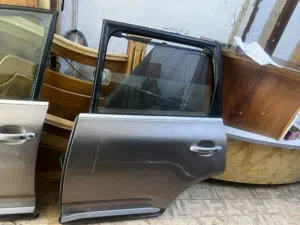 قطع سيارة بورش 2004