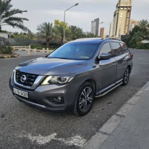 Nissan Pathfinder SV 2018 صبغ الوكالة