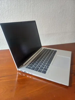 HP EliteBook 845 G9 -  Ryzen 5 Pro 6650U, 16GB DDR5, 256GB SSD