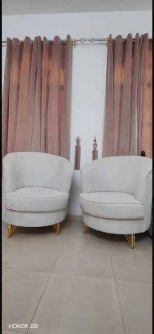 كراسي بحاله ممتازه للبيع