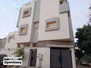 مطلوب مبنى لافتتاح مدرسة تعليمية من المالك