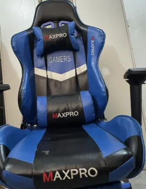 كرسي قيمنق MAXPRO للبيع 5 بس