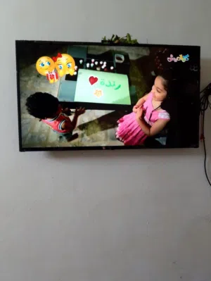 شاشه مستعمل نظيف
