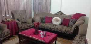 طقم كنب مع 3طاولات