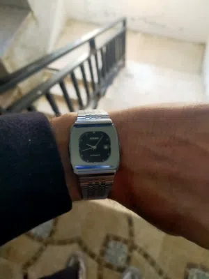 ساعة رادو دياستار اتوماتيك عمرها ستين سنة ساعه تحفه بسعر ممتاز300دينار