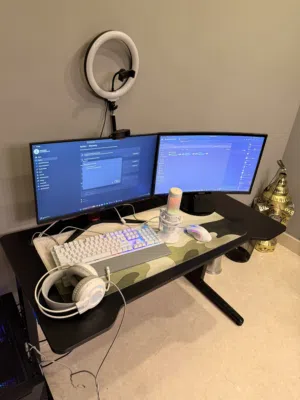 طاوله مستعمل متر و شوي 90