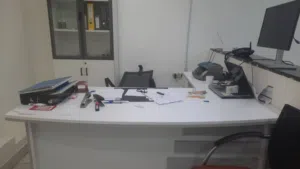 اتاث مكتبي شبه جديد