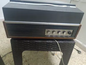 مسجل بكرات وراديو لمبات شعال
