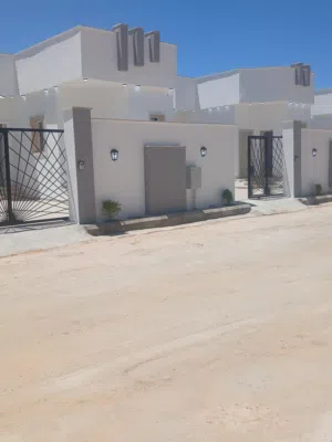سلام عليكم ورحمة الله وبركاته توكلنـــــــــــــا علي الله  منزل البيع مكان عين زارة شارع الهمبورقا