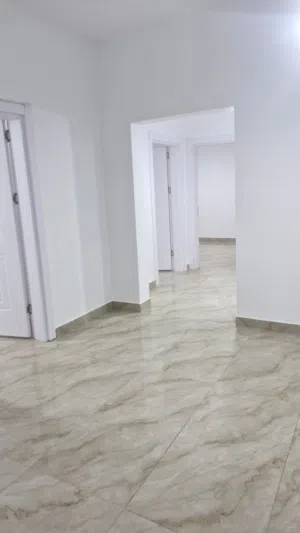 محل . شارع فرعى . ايجار . حمام . فيه ديكور قهوه . بن عاشور.