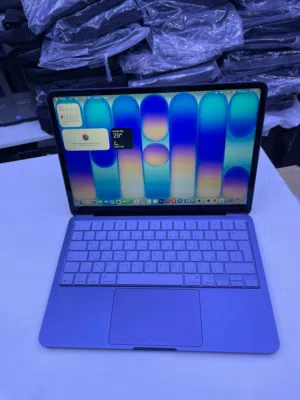 Mac Book Neo شريحة Apple A18 Pro  Memory 8GB  Storage 256GB SSD
