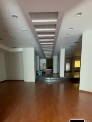 معرض موبيليا مجهز بالكامل للبيع بقلب مكرم عبيد