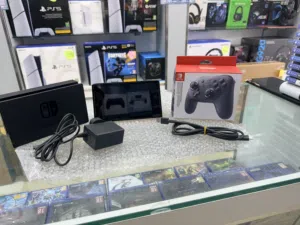 Nintendo Switch OLED نينتندو سويتش أوليد (شاشة نسخة ماريو) + يد تحكم لاسلكية - بسعر لقطة
