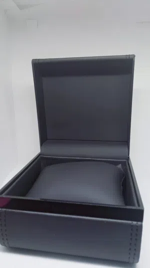 علب ساعات جديدة