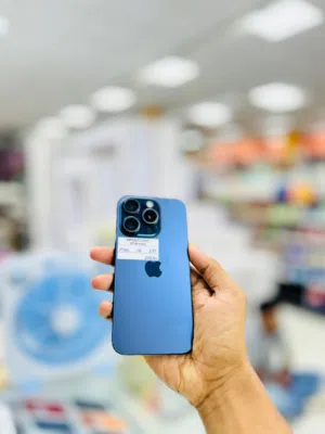 iPhone 15 pro- 128 GB - Fine phone available