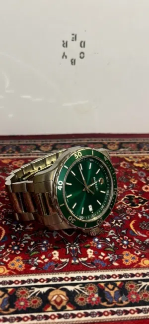 ساعة موفادو سيريس 800 أصلية (مينا وإطار أخضر مميز) - Movado Series 800