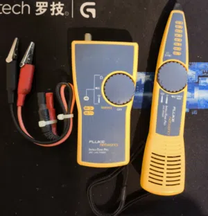 Fluke Networks IntelliTone Pro 200 LAN Toner + Probe.