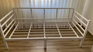 سرير حديد ثقيل شبه جديد مفرد