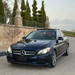 C300    ᄉ Mercedes-Benz