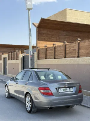 ‏مرسيدس بنز ‏.‏ الفئة-C ‏.‏ 2011 ‏.‏ مستعمل‏0