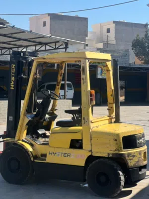 رافعة شوكية هايستر 2.5 طن ديزل بحالة ممتازة موديل 2001 ارتفاع 3 متر
