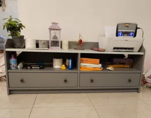 طاولة تليفزيون بحالة ممتازة
