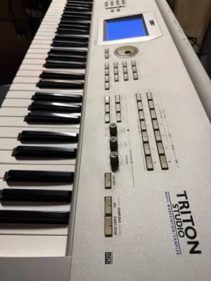 Korg triton studio