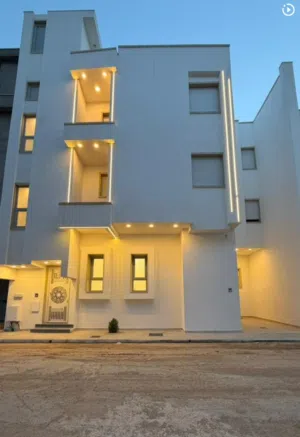 عمارة سكنية 3 طوابق كل طابق شقة