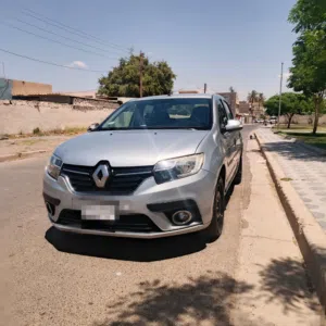 سيارة رينو سيمبل موديل 2020 لون رصاضي على فضي للبيع سيارة كلش نضيفة