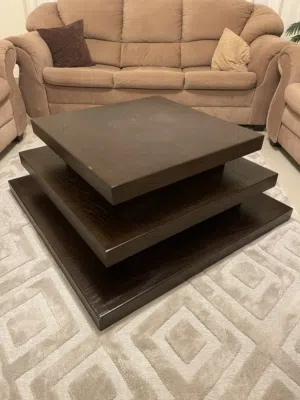 طاولة وسط فاخرة جداً بتصميم مودرن مميز – قطعة أنيقة تلفت الانتباه فوراً