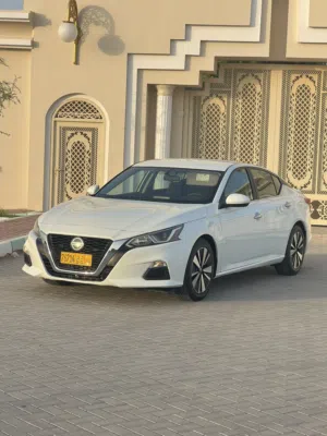 التيما 2019 ابيض تسجيل جديد تم عمل سيرفس كامل آبل جير ومكينه اصلي بدون خروج ايرباج بدون تأثر شواصي