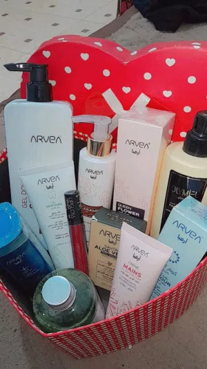 مجموعة باقات مكياج وباقات عرائس