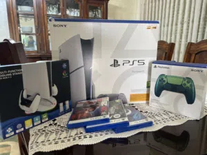 Ps5 مع آيد زائد 3 سيديات زائد قاعدة شحن آيد
