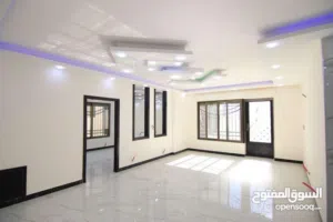 الحمر / شقه ارضيه مدخل خاص /  لم تسكن سوبر ديلوكس ـ