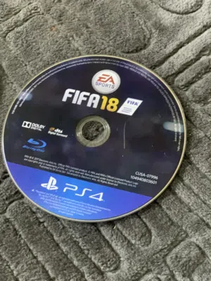 البيع شريط فيفا 18 مافي مشكله ولا شي يشتغل و كل شي او بدل ب شريط بلاستيشن 3