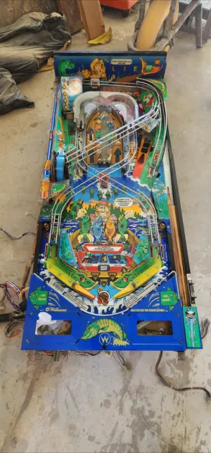 لعبة بنبول قديمة 1992 fish tales pinball