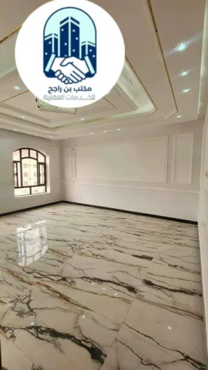 اضخم شقق للايجار خلف كليه الطب جامعه صنعاء شارع الستين الشمالي من4غرف وحمامين ومطبخ وصاله با130الف