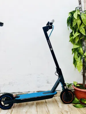 سكوتر ممتاز سرعته عاليه حجمه كبير مناسب يمكن تصغيره وتكبيره