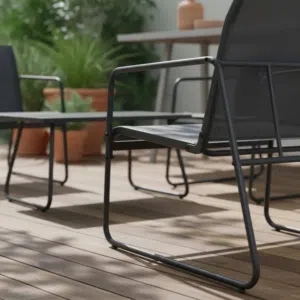 طقم جلوس خارجي بتصميم عصري يتكون من 4 مقاعد وطاولة وسط