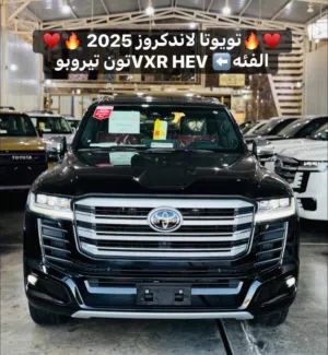 لاندكروز 2025 VXR HEV فل 1/1 ضمان ساس السعر مع الرقم وسعر نار