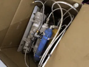 فلتر مياه للبيع الفلتر مستعل سنه ونص شغال فش فيه اشي وكاله الفلتر جيد جدا