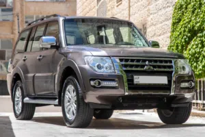 باجيرو للبيع  3800 سي سي Mitsubishi Pajero 2016  السيارة وارد و صيانة الشركة و قطعت مسافة 92,000 كم