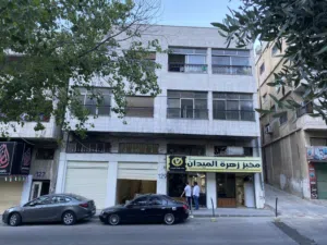 مخزن تجاري للإيجار بجانب مخبز حيوي