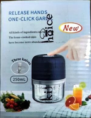 مفرمة كهربائية صغيرة للتوم واللحم واكل الاطفال والخضار والفواكه"يوجد توصيل لكل انحاء طرابلس"