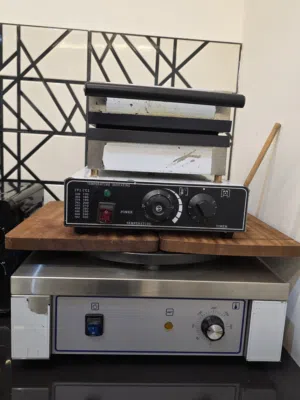 Waffle machine + Crepe Machine