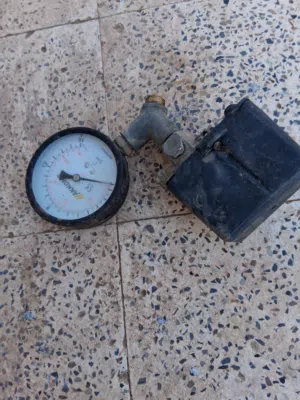 عداد ضاغط خاص باكمبرصوري .هواء /للبيع /