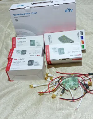 منظومة كاميرات مراقبة Hikvision أصلية 4 كاميرات + DVR UNV كاملة للبيع