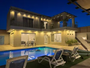3 Bedrooms Farms for Sale in Jordan Valley Al Rama